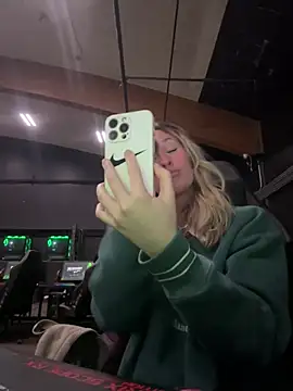 M1ssyk1ssy online show from 12.26.24