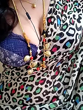 Snapshot of gaurika18 chatting on 02.14.25 gaurika18 online show from 02.14.25
