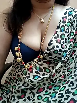 Snapshot of gaurika18 chatting on 02.25.25 gaurika18 online show from 02.25.25