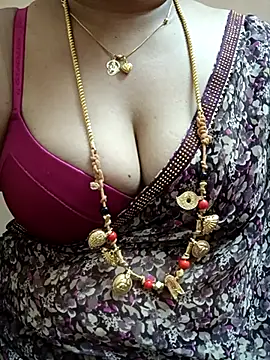 Snapshot of gaurika18 chatting on 03.06.25 gaurika18 online show from 03.06.25