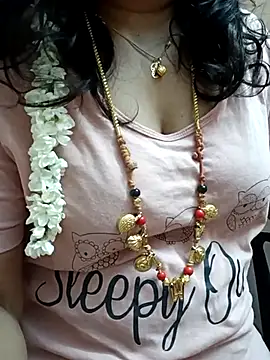 Snapshot of gaurika18 chatting on 03.12.25 gaurika18 online show from 03.12.25