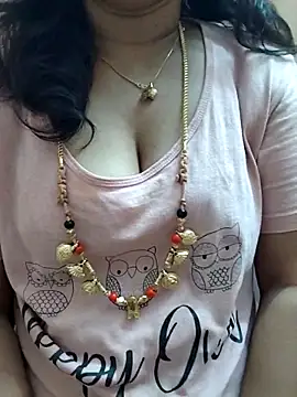 Snapshot of gaurika18 chatting on 03.19.25 gaurika18 online show from 03.19.25