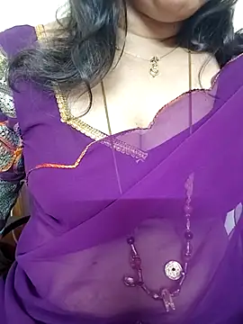 Snapshot of gaurika18 chatting on 09.10.25 gaurika18 online show from 09.10.25