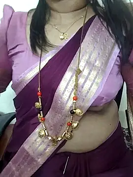 Snapshot of gaurika18 chatting on 10.21.25 gaurika18 online show from 10.21.25
