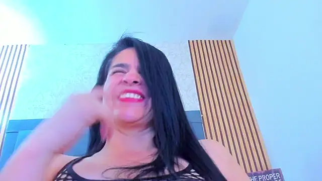 candela collinss online show from 12.05.24