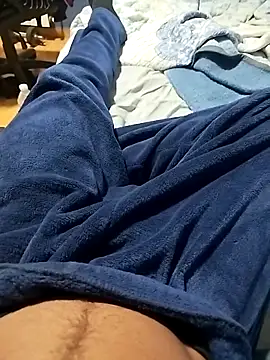 Snapshot of minitranca chatting on 03.18.25 minitranca online show from 03.18.25