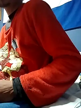 Snapshot of minitranca chatting on 10.21.25 minitranca online show from 10.21.25