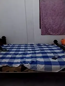 roundbunny online show from 10.25.25