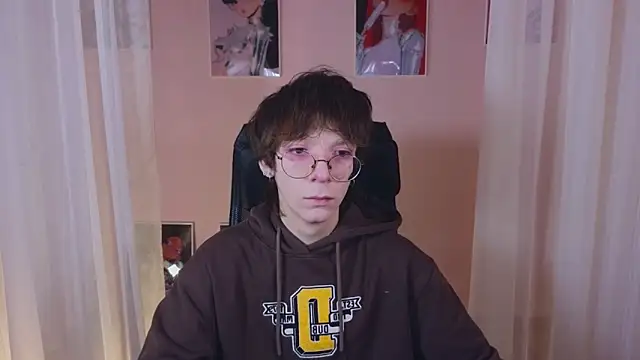 Snapshot of TommieH chatting on 02.02.25 TommieH online show from 02.02.25