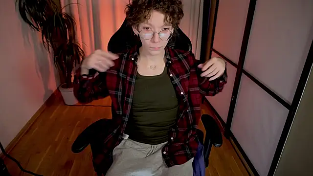 Snapshot of TommieH chatting on 02.23.25 TommieH online show from 02.23.25