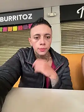 Snapshot of _PhillipBrown chatting on 02.10.25 PhillipBrown online show from 02.10.25