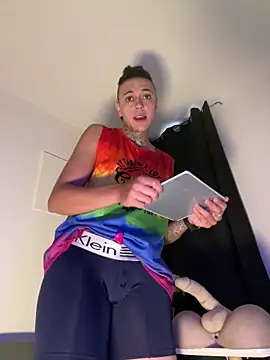 Snapshot of _PhillipBrown chatting on 02.10.26 PhillipBrown online show from 02.10.26