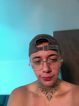 Snapshot of _PhillipBrown chatting on 07.18.26 PhillipBrown online show from 07.18.26