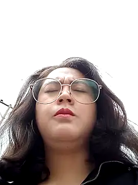 lara moon25 online show from 12.15.24