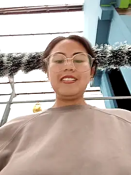 lara moon25 online show from 01.05.25