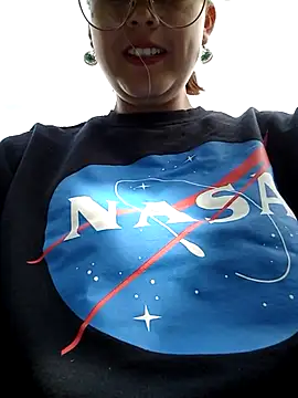 lara moon25 online show from 09.10.25