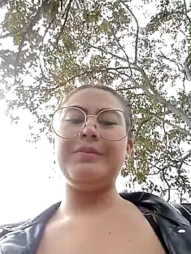 lara moon25 online show from 10.05.25