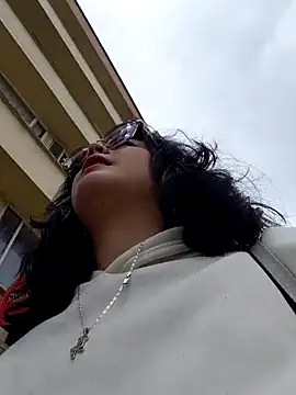 lara moon25 online show from 11.23.25