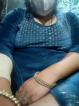 Snapshot of Bbw_Juice_Wife chatting on 02.15.25 Bbw Juice Wife online show from 02.15.25