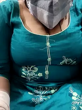 Snapshot of Bbw_Juice_Wife chatting on 02.21.25 Bbw Juice Wife online show from 02.21.25