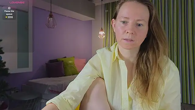 Snapshot of JanePearl chatting on 02.02.25 JanePearl online show from 02.02.25