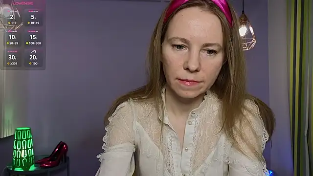 Snapshot of JanePearl chatting on 01.14.26 JanePearl online show from 01.14.26