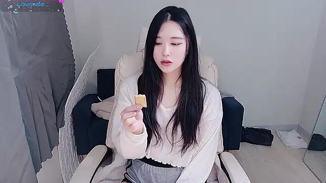 who Lilly online show from 12.04.25