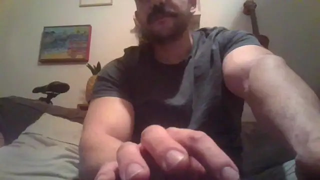 Snapshot of Mclozzz chatting on 02.14.26 Mclozzz online show from 02.14.26