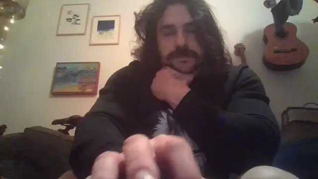 Snapshot of Mclozzz chatting on 02.28.26 Mclozzz online show from 02.28.26