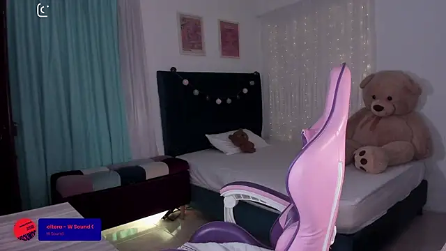 Snapshot of alice_guerin_ chatting on 02.07.25 alice guerin online show from 02.07.25