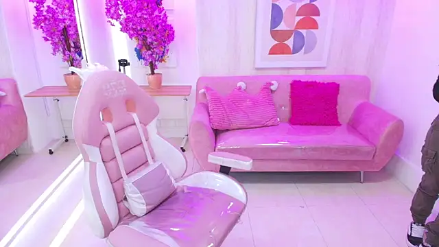 Gabby evanns online show from 10.17.25