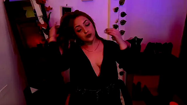 sapphire lilac online show from 12.17.25