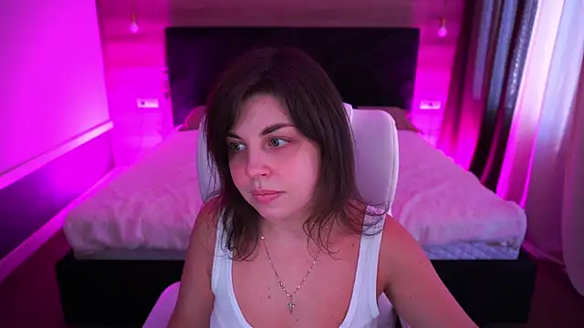 MirandaWong online show from 09.19.25