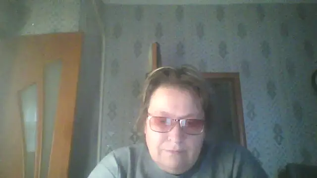 Snapshot of MelanieCold467 chatting on 10.28.25 MelanieCold467 online show from 10.28.25