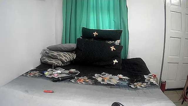 GoldenPussyXOXO online show from 05.07.26
