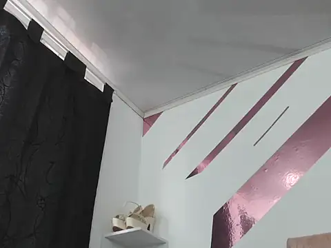 Snapshot of Kitten_Hot_ chatting on 01.08.25 Kitten Hot online show from 01.08.25