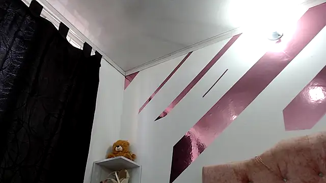 Snapshot of Kitten_Hot_ chatting on 09.13.25 Kitten Hot online show from 09.13.25