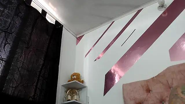 Snapshot of Kitten_Hot_ chatting on 09.27.25 Kitten Hot online show from 09.27.25