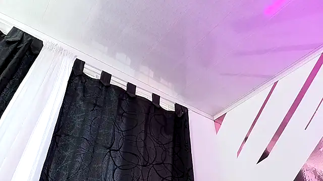 Snapshot of Kitten_Hot_ chatting on 10.30.25 Kitten Hot online show from 10.30.25