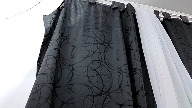 Snapshot of Kitten_Hot_ chatting on 11.12.25 Kitten Hot online show from 11.12.25