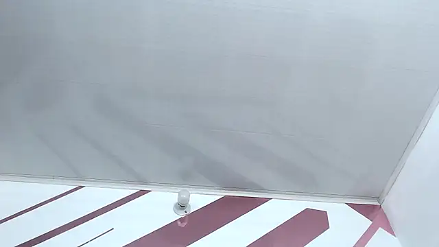 Snapshot of Kitten_Hot_ chatting on 11.15.25 Kitten Hot online show from 11.15.25