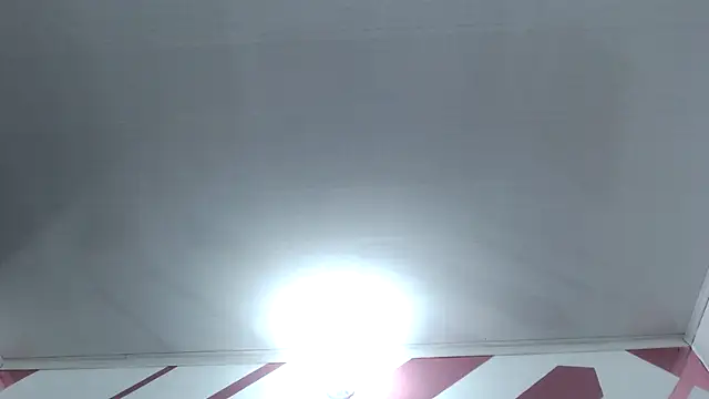 Snapshot of Kitten_Hot_ chatting on 11.20.25 Kitten Hot online show from 11.20.25