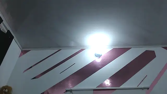 Snapshot of Kitten_Hot_ chatting on 11.27.25 Kitten Hot online show from 11.27.25