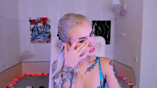  Ravenaa online show from 11.09.25