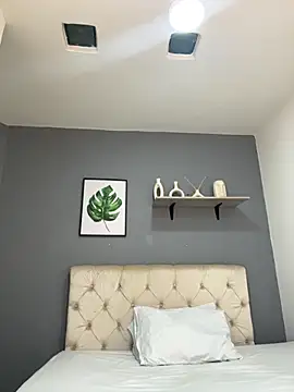 Soe Lara online show from 09.10.25