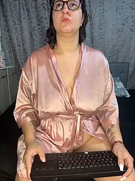 Soe Lara online show from 02.03.26