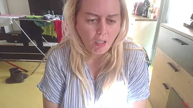 Meliss Official9 online show from 03.22.25