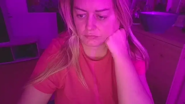 Snapshot of Meliss_Official9 chatting on 12.19.25 Meliss Official9 online show from 12.19.25