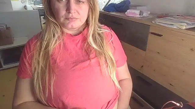 Snapshot of Meliss_Official9 chatting on 02.16.26 Meliss Official9 online show from 02.16.26