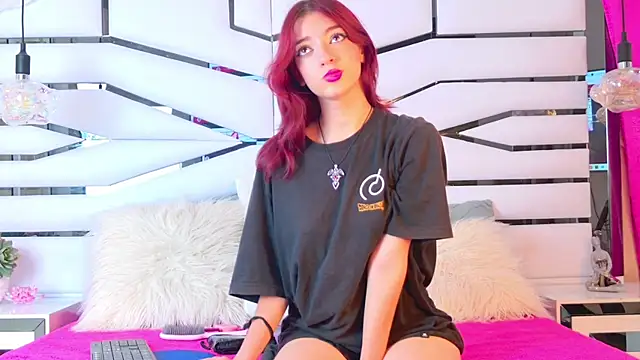 Snapshot of ElizabetthKitty chatting on 12.11.24 ElizabetthKitty online show from 12.11.24